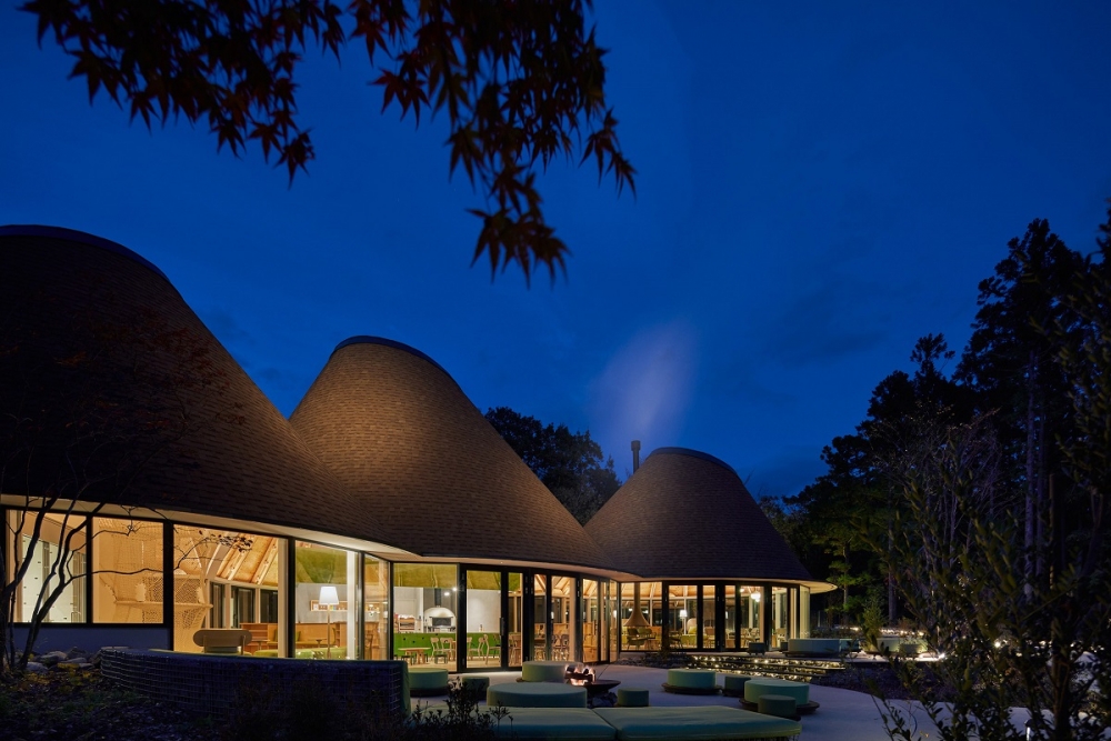 pokopoko-clubhouse-risonare-hotel-nasu-japan-klein-dytham-architecture_dezeen_2364_col_17-1000x1000.jpg