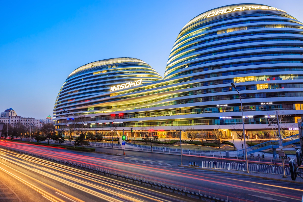 zaha-hadid-buildings-zha-queen-of-the-curve-galaxy-SOHO-beijing-china-5-2.webp