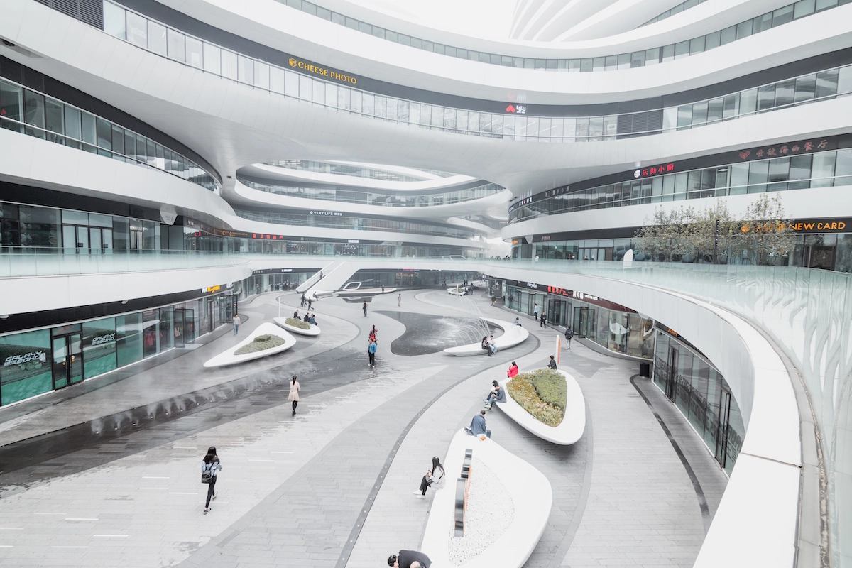 zaha-hadid-buildings-zha-queen-of-the-curve-galaxy-SOHO-beijing-china-5A.webp