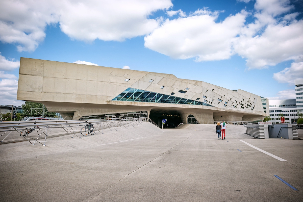 zaha-hadid-buildings-zha-queen-of-the-curve-phaeno-science-center-2.webp