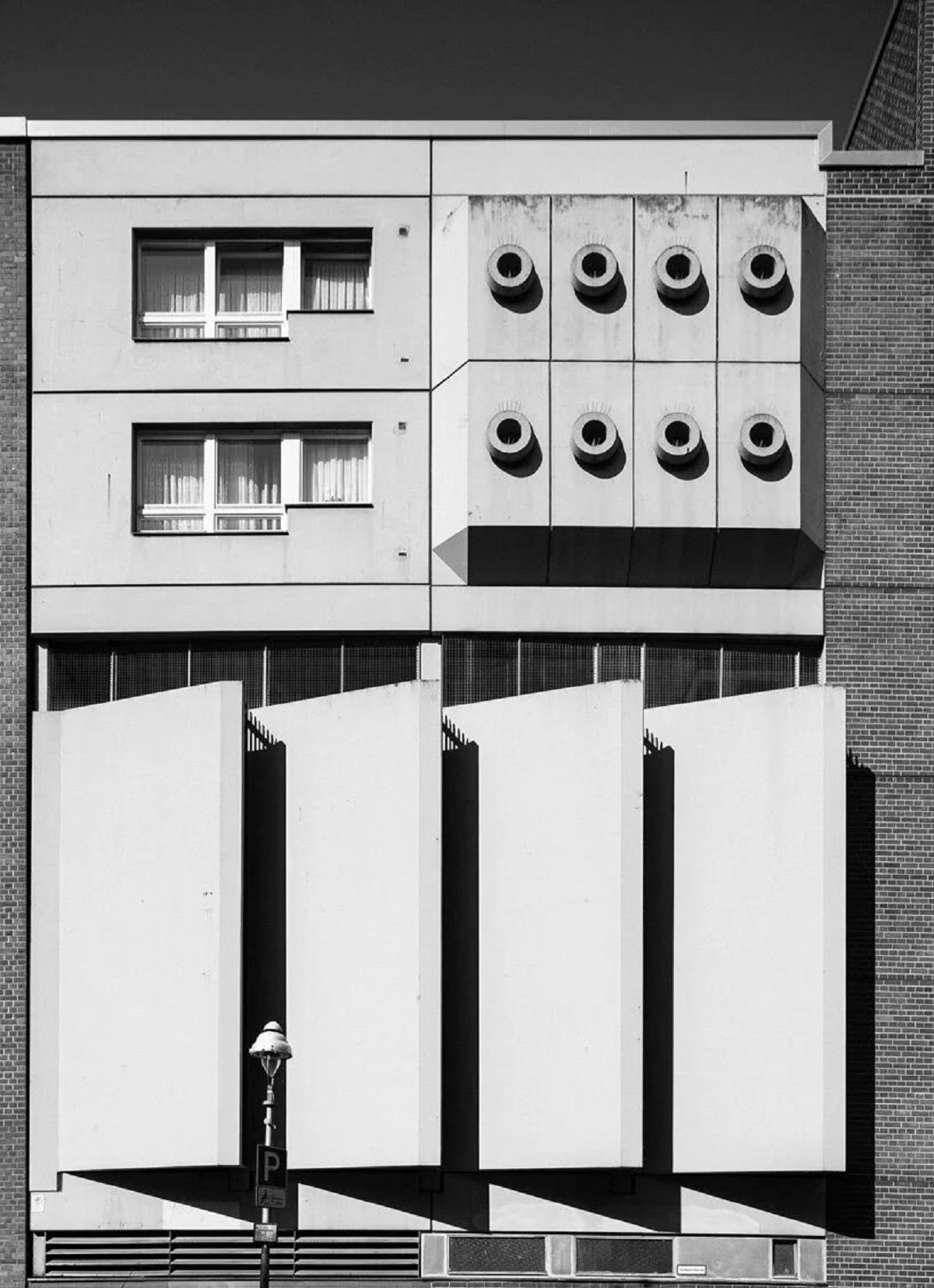 Hình ảnh độc đáo về kiến trúc Brutalism của Berlin từ những năm 1950 cho đến ngày nay