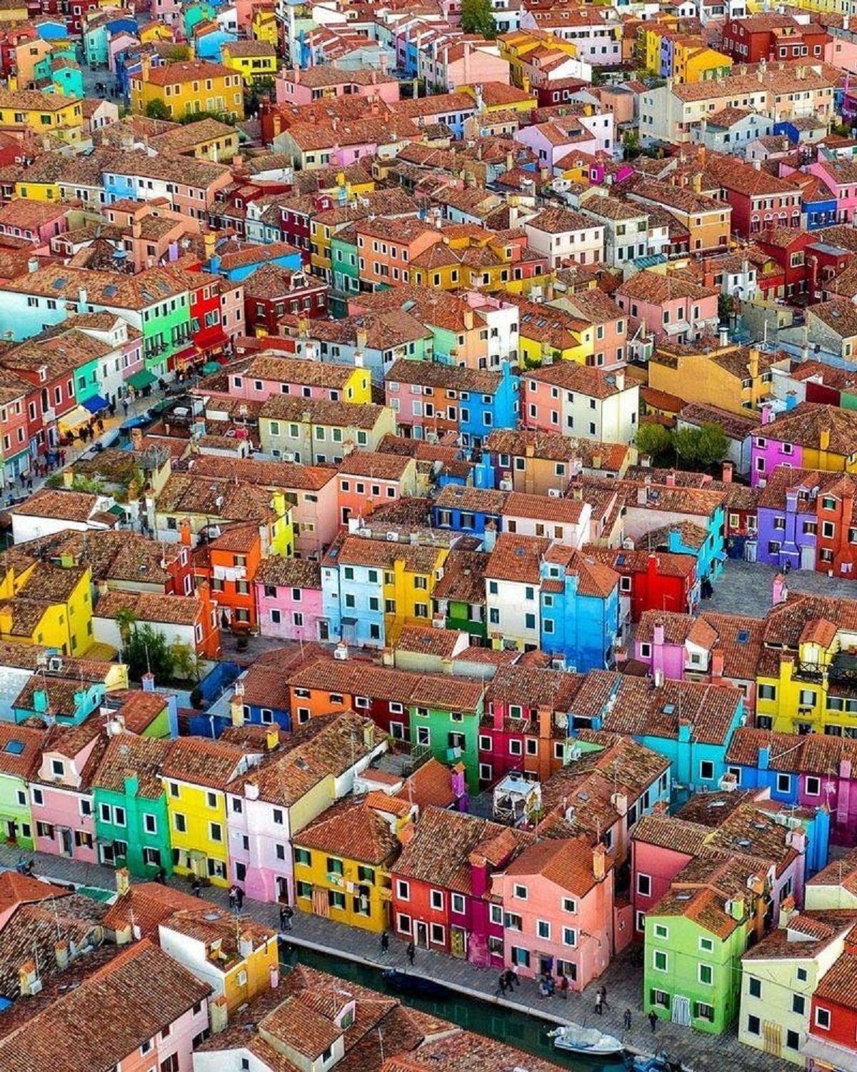 Sắc màu kiến trúc: 7 thành phố với màu sắc sống động khi nhìn từ trên cao