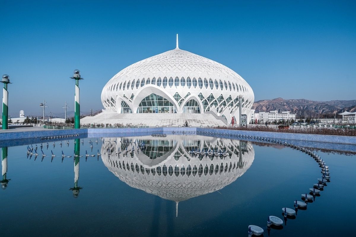 Nhà hát lớn ở Trung Quốc lấy cảm hứng từ Nhờ thờ Hồi giáo lớn của Oman | DUTS