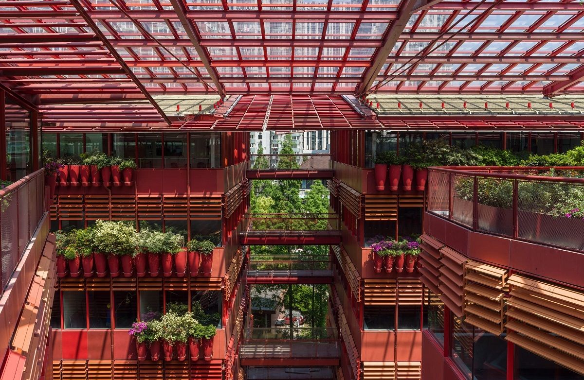 Jean Nouvel thiết kế tuyến phố với 1000 chậu cây màu đỏ ở Thượng Hải