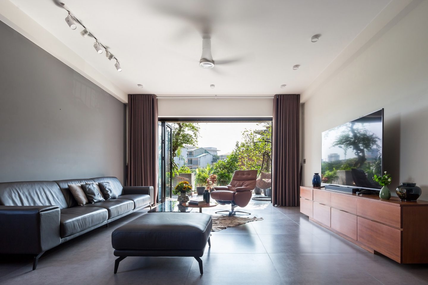 TT House - Kéo gần thiên nhiên vào không gian sống | Vo+ Architects & Partners kienviet tt house kien tao khong gian xanh cho nha o 9 1 1440x958 - TT House - Kéo gần thiên nhiên vào không gian sống | Vo+ Architects & Partners