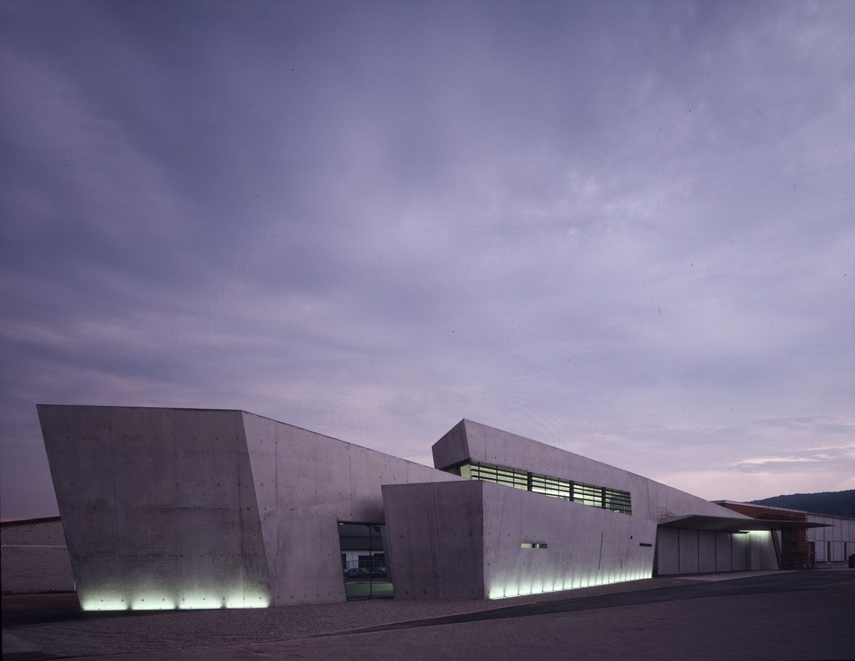 Kiến trúc kinh điển: Trạm cứu hỏa Vitra / Zaha Hadid