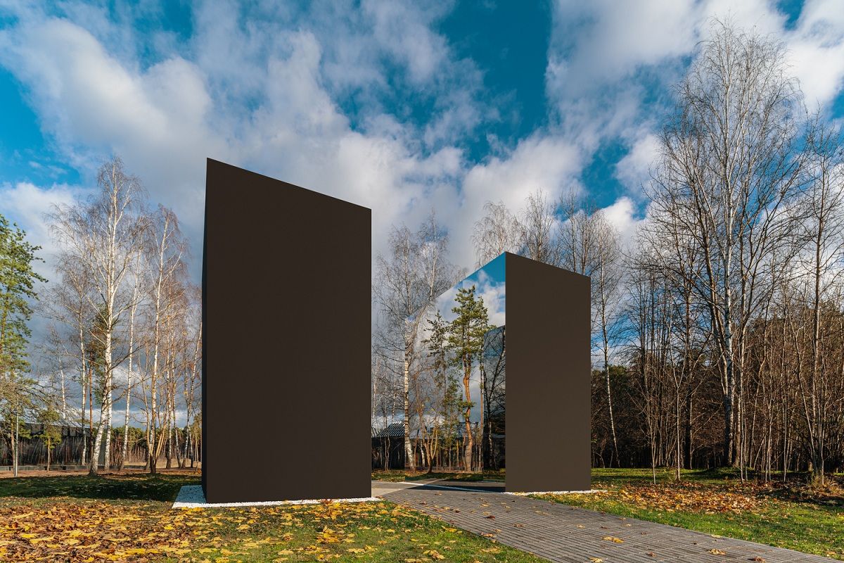 Tác phẩm tái hiện lại bức tranh "Hình vuông đen" của Kazimir Malevich | Orekhov