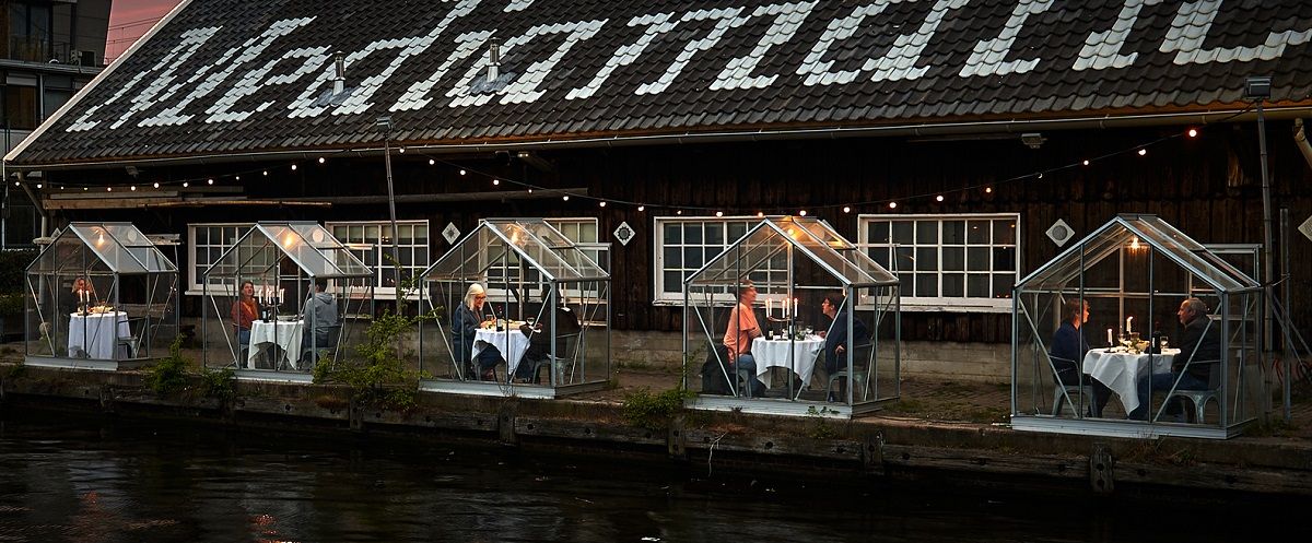 Nhà hàng ở Amsterdam cải tạo để chuẩn bị sống chung với dịch bệnh