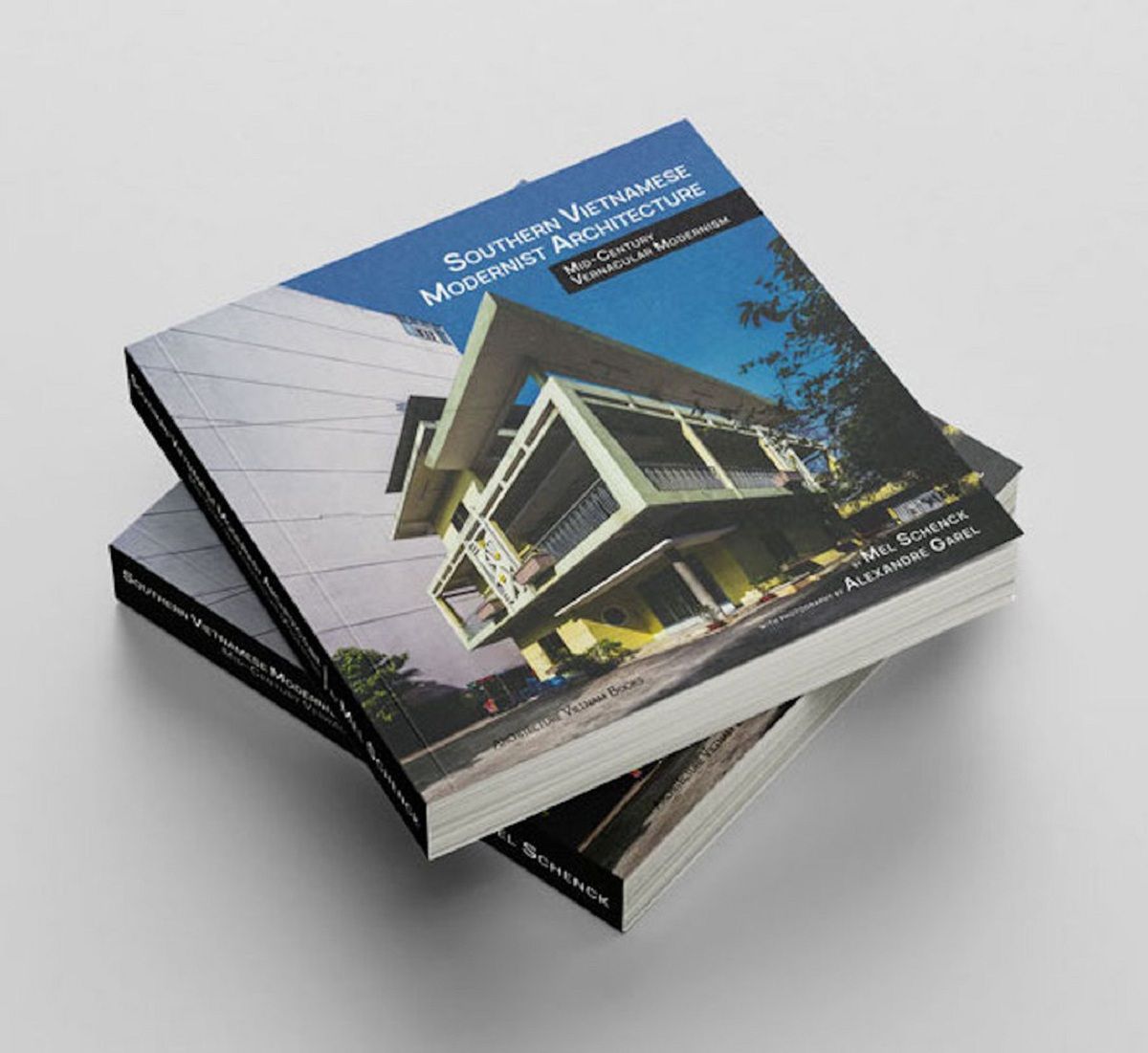 Có gì trong cuốn sách "Kiến trúc hiện đại Miền Nam Việt Nam - Dấu ấn bản địa giữa thế kỷ XX"?