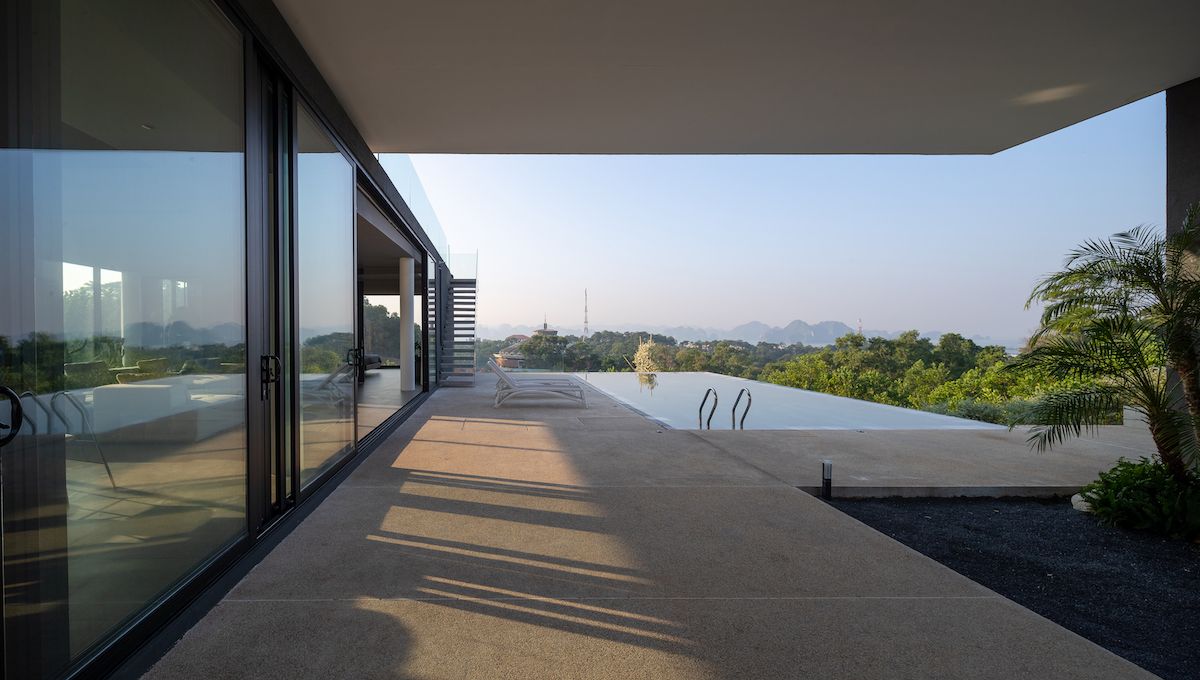 Villa với bố cục kiến trúc đặc biệt, "ghi điểm" bằng tầm nhìn vô cực ra vịnh Hạ Long