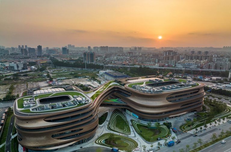 Zaha Hadid Architects ứng dụng kiến trúc hình thái học trong Infinitus Plaza