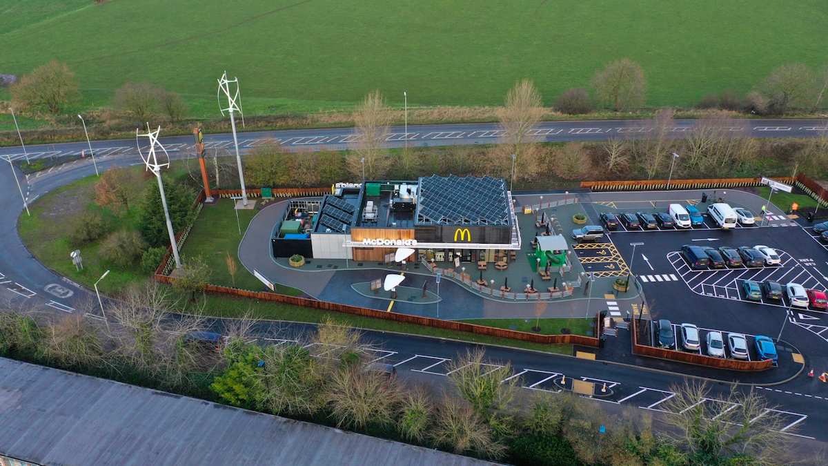 McDonald mở cửa hàng không khí thải đầu tiên tại Anh