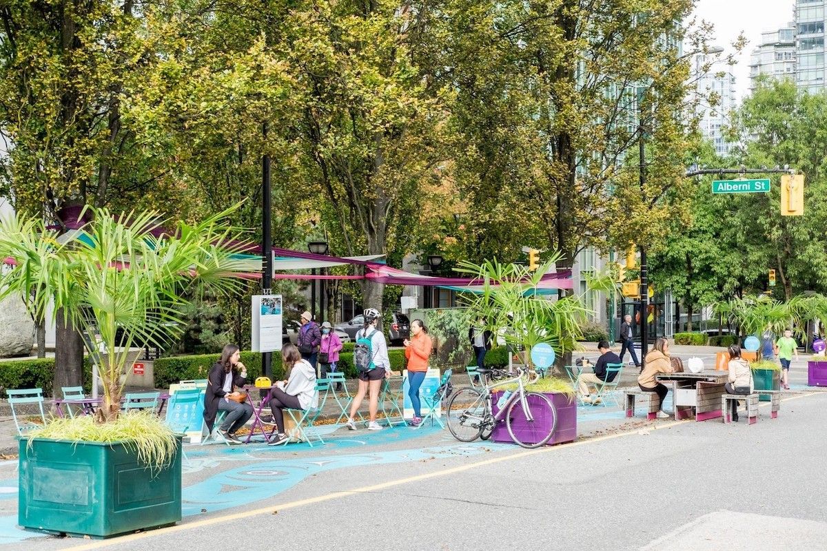 Không gian đường phố thời đại dịch bệnh: Parklets, Patios và tương lai của không gian công cộng