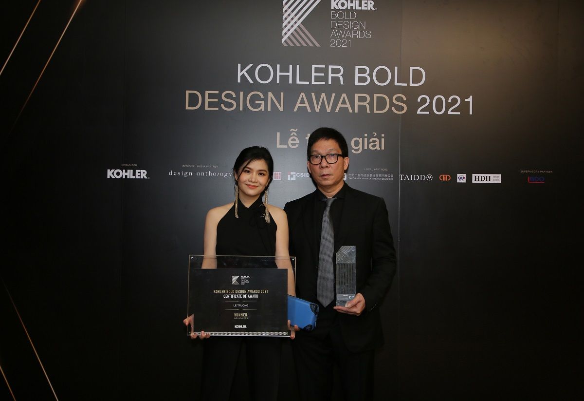 KTS Lê Trương nhận giải "Visionaries - Influencer" tại Lễ trao giải KBDA 2021