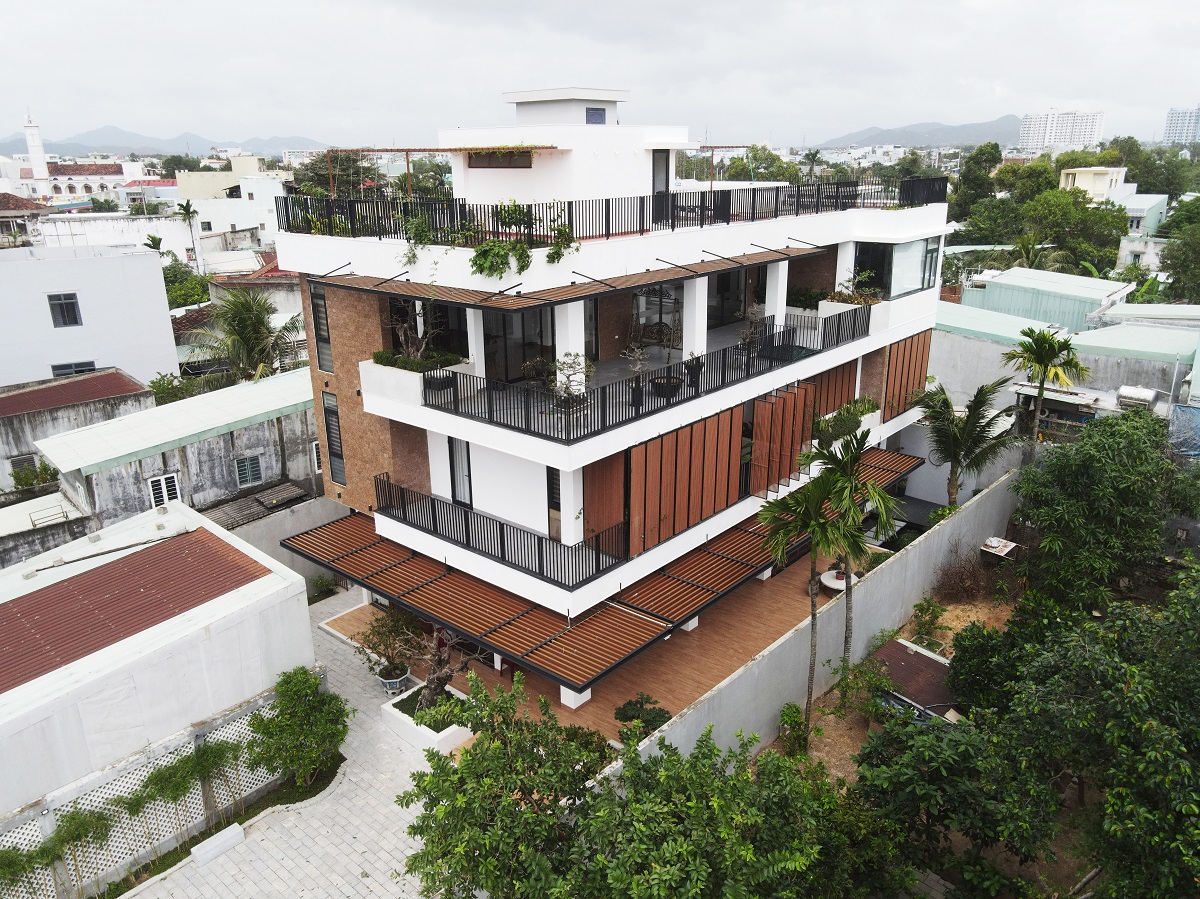 Nhà phố nhiệt đới hiện đại