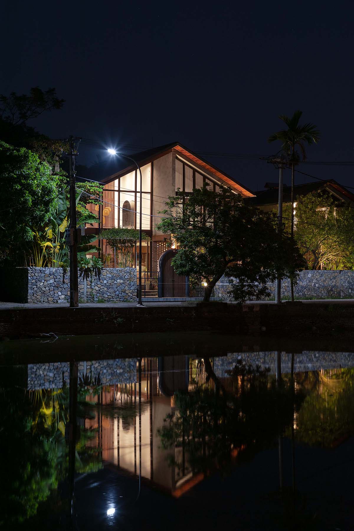 kienviet-nom-villa-su-giao-thoa-giua-truyen-thong-va-duong-dai-pak-architect-16.jpg